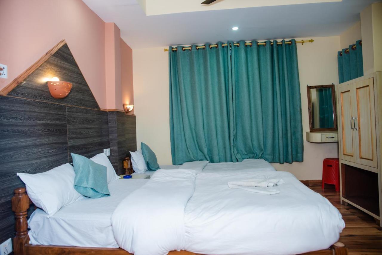 Hotel Olympus Покхара Екстер'єр фото