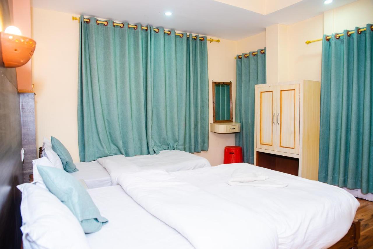 Hotel Olympus Покхара Екстер'єр фото