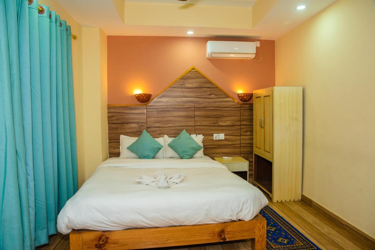 Hotel Olympus Покхара Екстер'єр фото